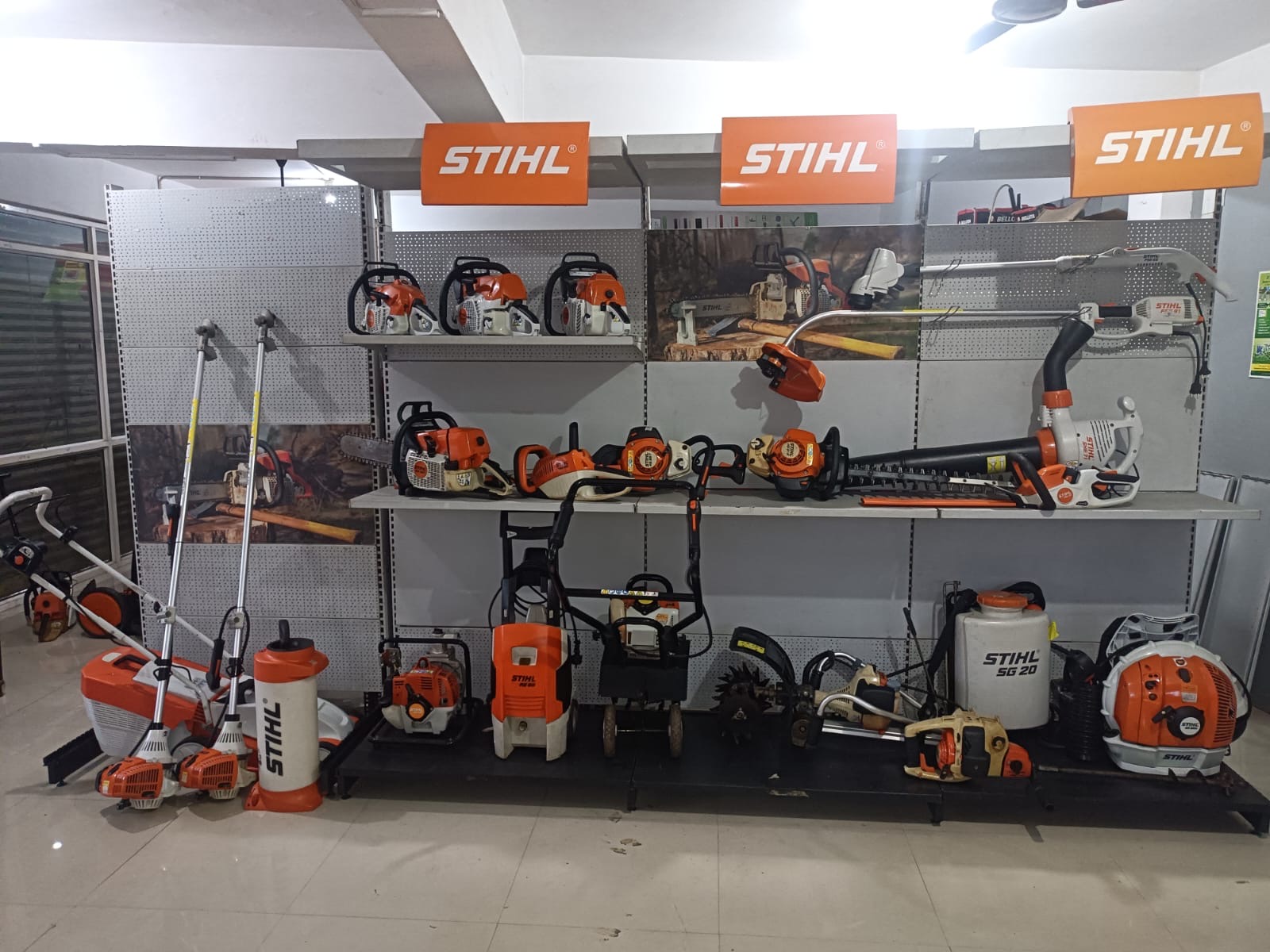 STIHL equipment discussion at TAGRO counter or field